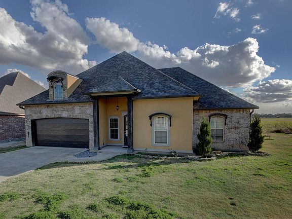 2nd image of 200 Tall Oaks Ln