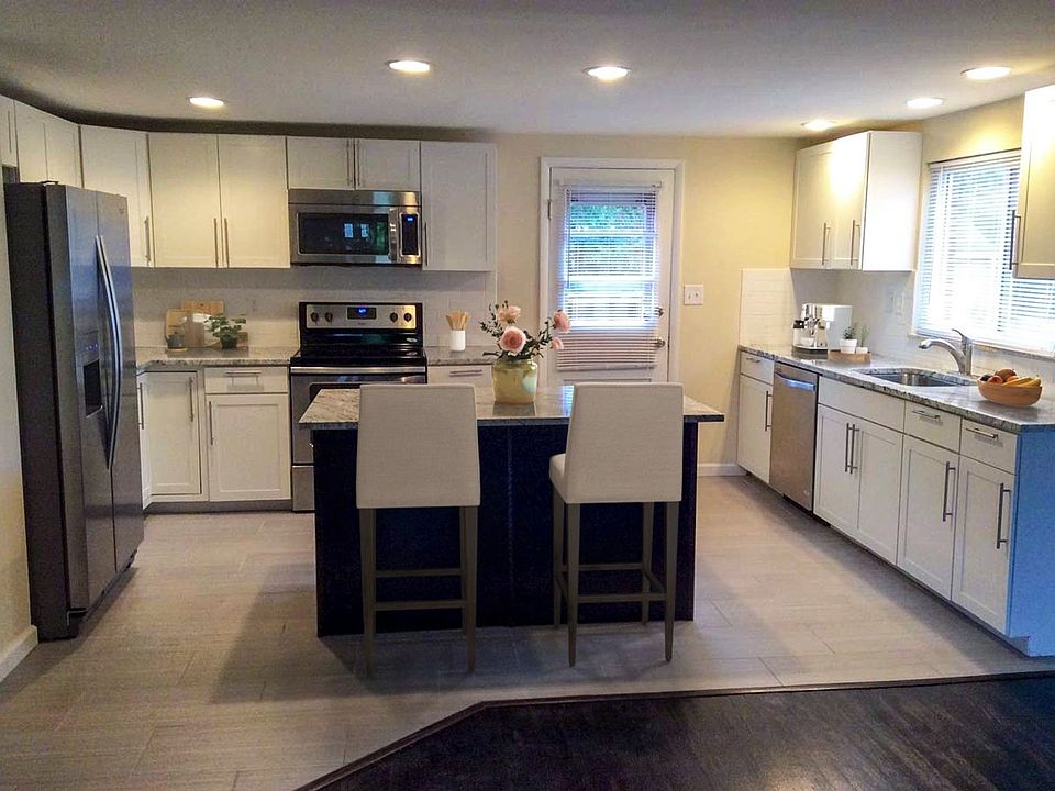 1st image of 912 Woodhill Dr