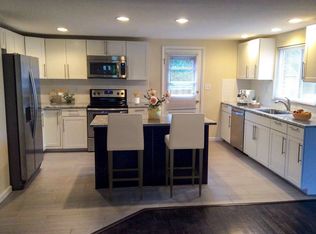 912 Woodhill Dr, Grandview Heights, OH 43212