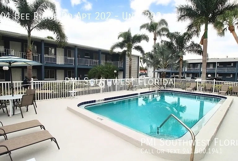 3001 Bee Ridge Rd #202 — Photo 9