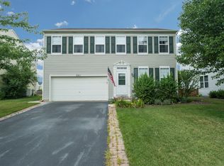 2211 Park Ridge Dr, Plainfield, IL 60586