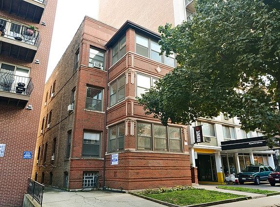 3rd image of 439 W Oakdale Ave #3