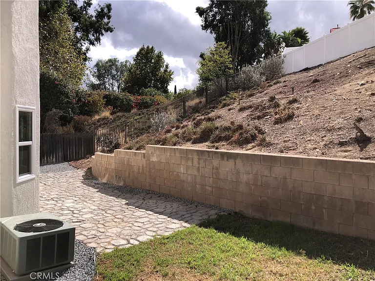 23247 Canyon Pines Pl — Photo 32