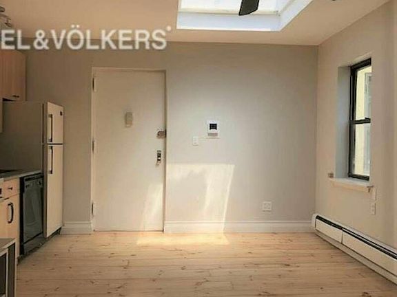 2nd image of 214 A Ave #3F