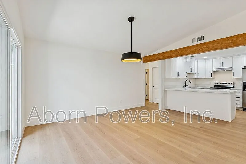 9752 Woodhollow Way photo 1