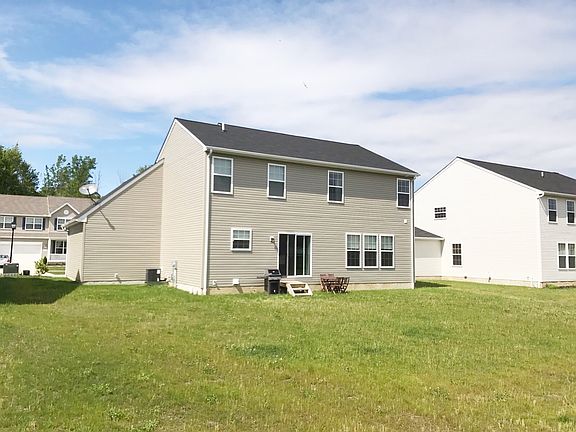 3rd image of 39461 Shoreman Dr