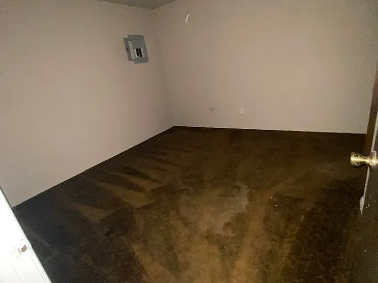 300 E Knoxville St — Photo 5