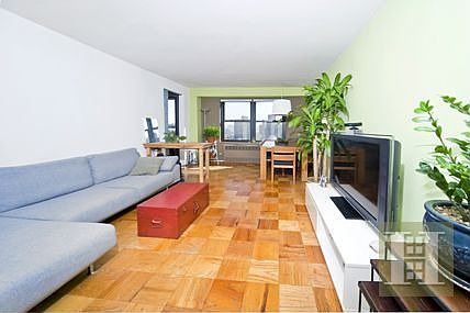 3rd image of 210 E Broadway APT H1507