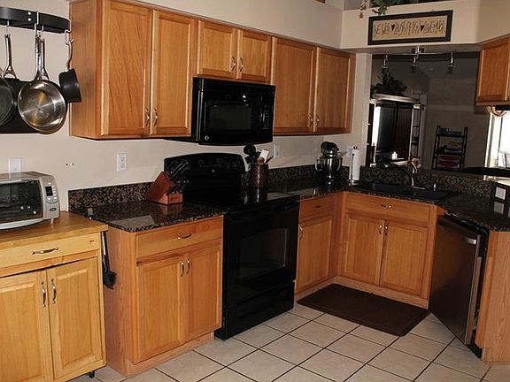 3rd image of 2640 Queen Alberta Dr