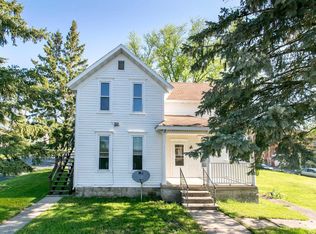 121 W Courtland St, Spring Valley, MN 55975