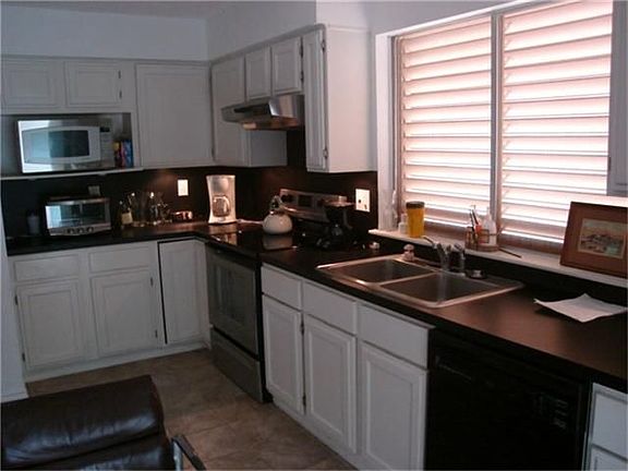 2nd image of 3214 Antilles Dr
