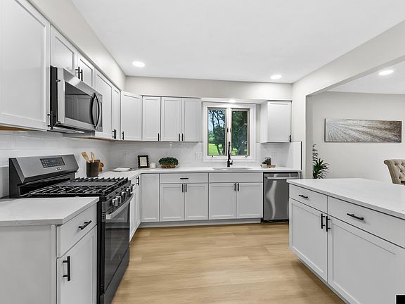 5th image of 14435 Weir Cir