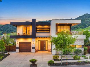 11 Bigleaf Rd, Orinda, CA 94563