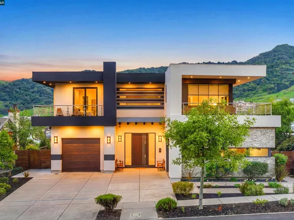 11 Bigleaf Rd, Orinda, CA 94563