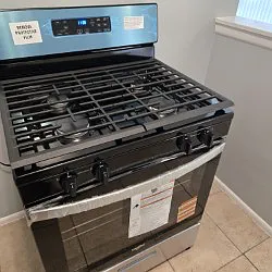 Upgraded Stainless Steel 4 Burner Range/Oven