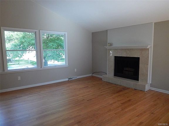 4th image of 58 Green Lake Dr