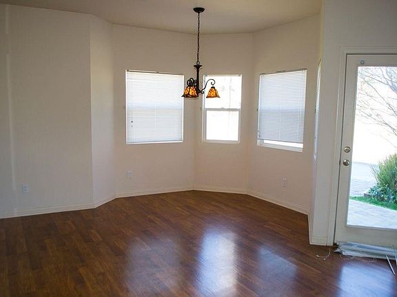 4th image of 1922 Kelly Ave Unit 5