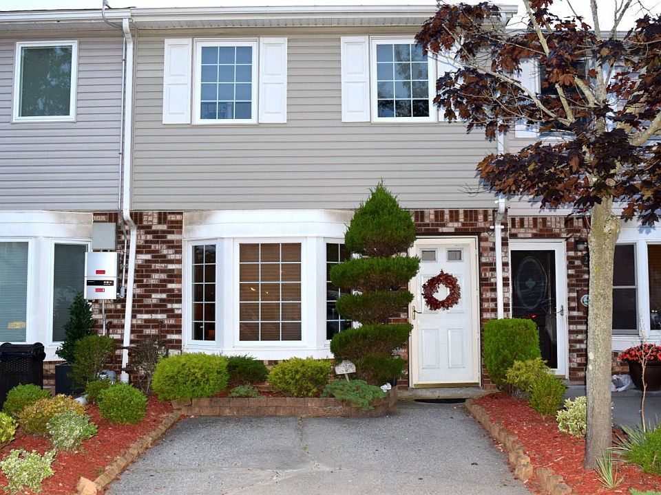 1st image of 30 Sandalwood Dr