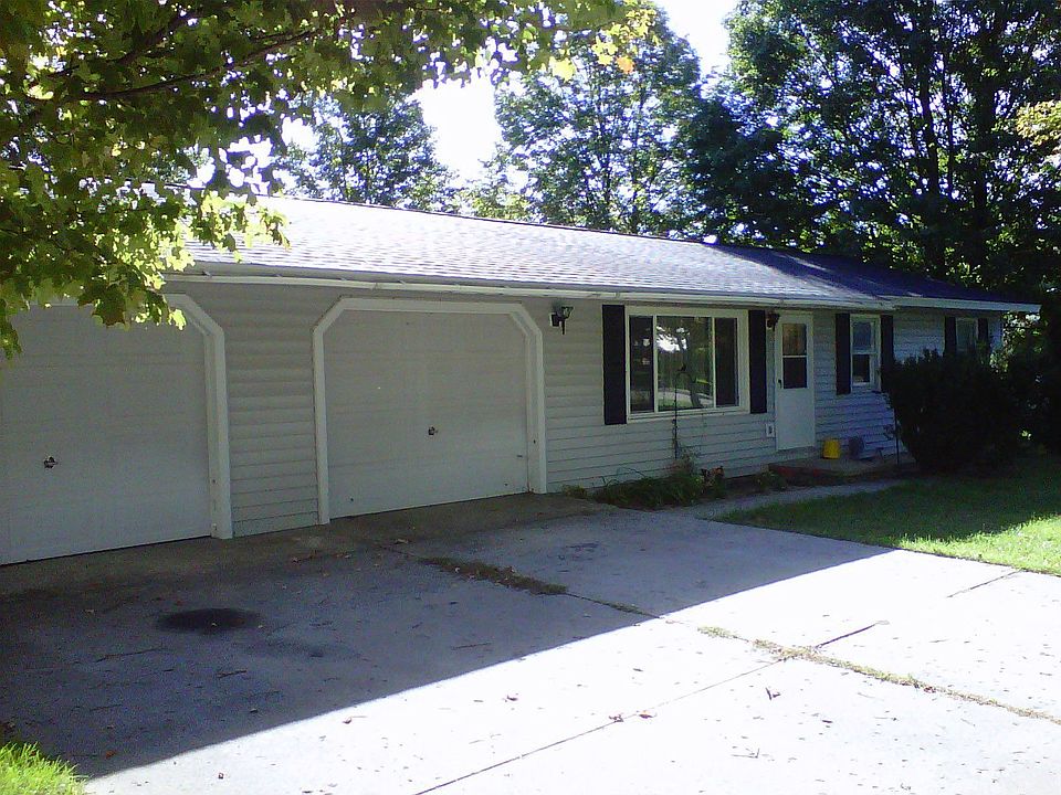 2nd image of 504 Richardi St
