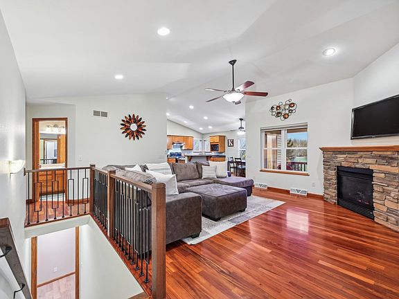 5th image of 306 E Northlawn Dr