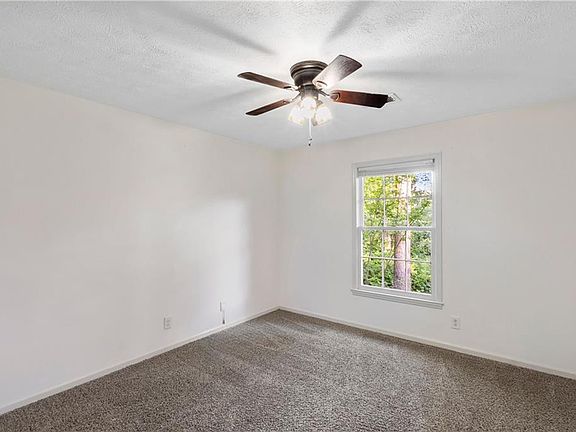 4th image of 2401 Brookwood Cir