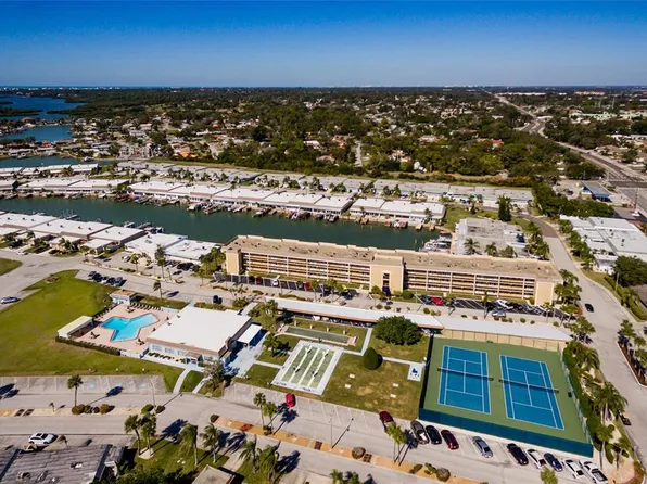 1 Boca Ciega Point Blvd APT 206, Saint Petersburg, FL 33708