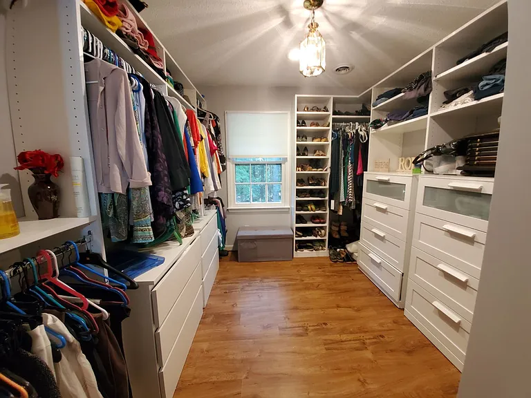 225 Woodglen Dr — Photo 10