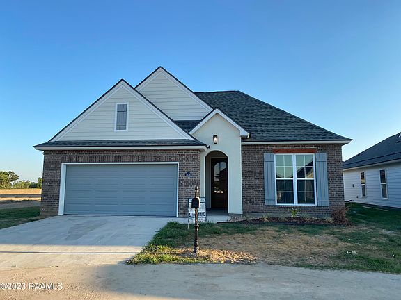 2nd image of 806 Braxton Dr