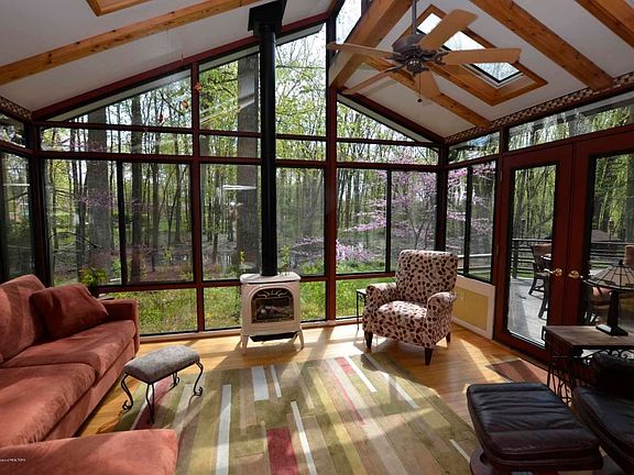 FOUR SEASONS ROOM