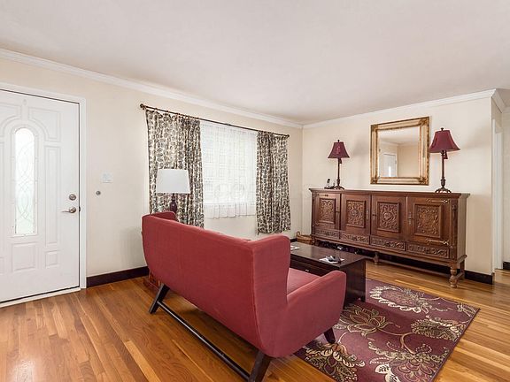 4th image of 5382 Luther Ln