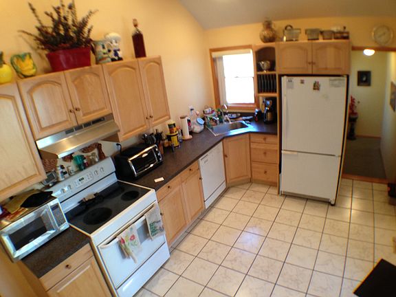 2nd image of 70 Pine Ave