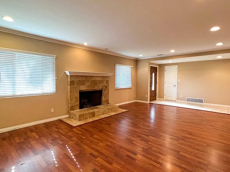 5635 Urban Dr — Photo 17