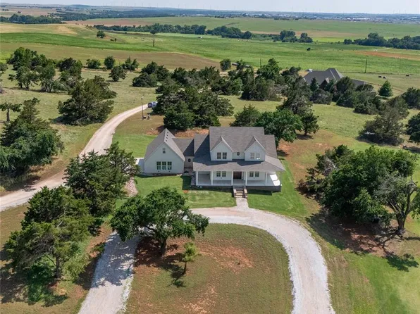 8 Brock Cir, Weatherford, OK 73096