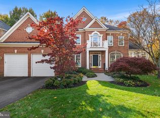 10121 Ratcliffe Manor Dr, Fairfax, VA