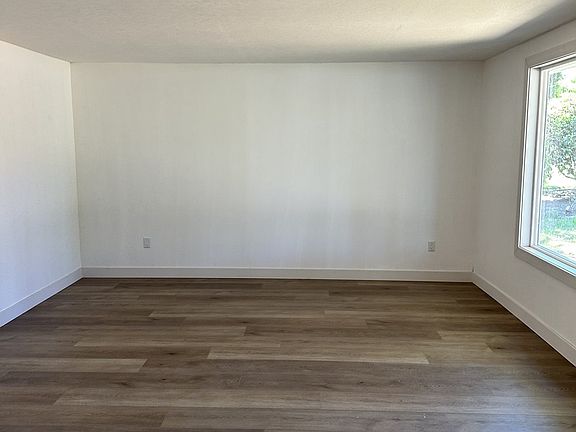 4th image of 12904 NW 36th Ave