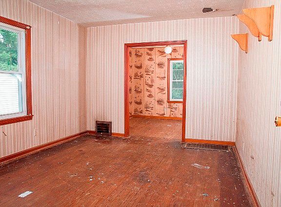 5th image of 1999 Newdale Ave