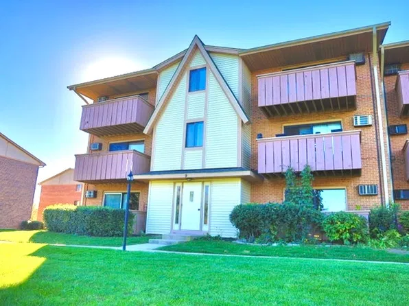 9 Cedar Ct APT 7, Vernon Hills, IL 60061
