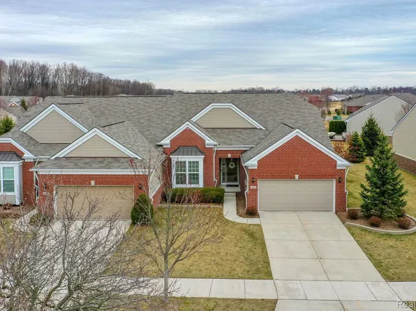 49446 Lakewood St, Macomb, MI 48042