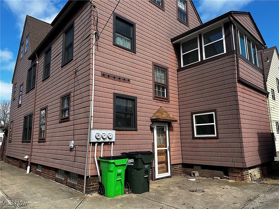 2nd image of 19050 Lake Shore Blvd