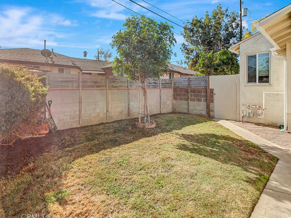 557 Rosemary Ln