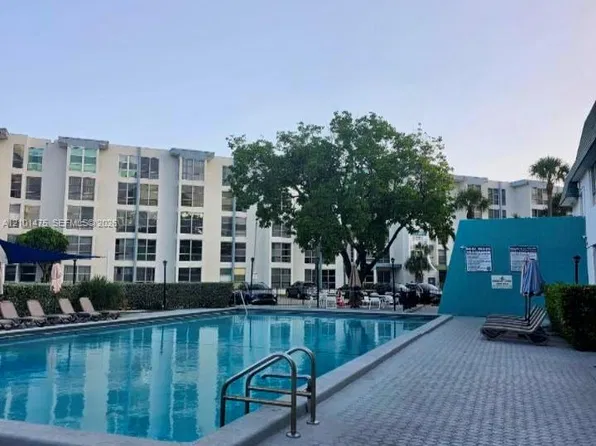 17560 Atlantic Blvd APT 207, Sunny Isles Beach, FL 33160