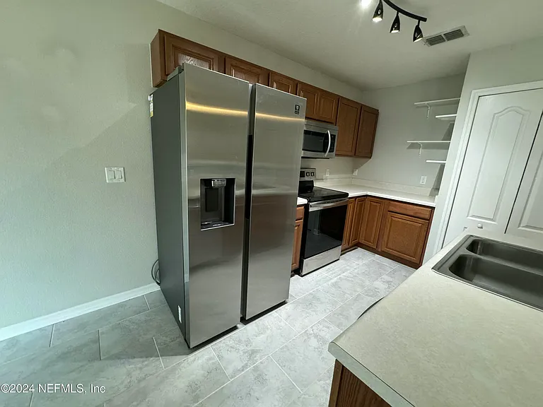 8224 Halls Hammock Ct — Photo 8