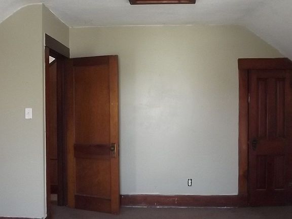 5th image of 221 N 3rd St
