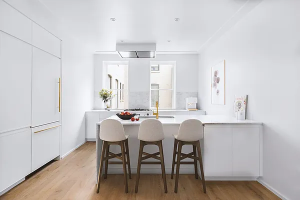 Sold by Compass | media 2