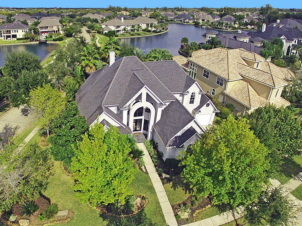 1st image of 19 Saint Christopher Ct