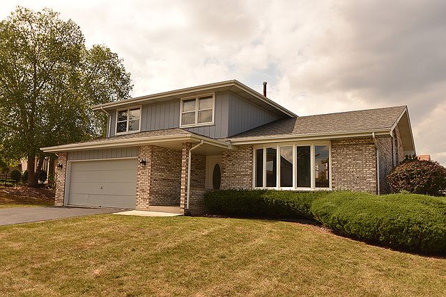 1st image of 9422 Peacock Ln