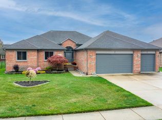 34300 W Hill Dr, Chesterfield, MI 48047