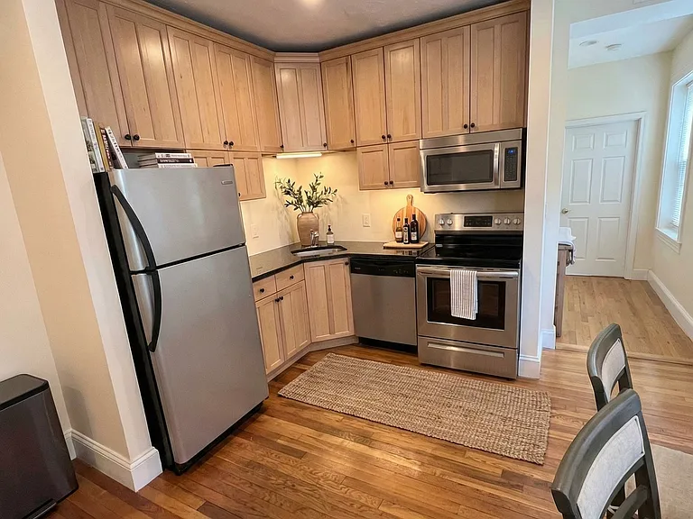 191 Winthrop Rd #5 — Photo 7