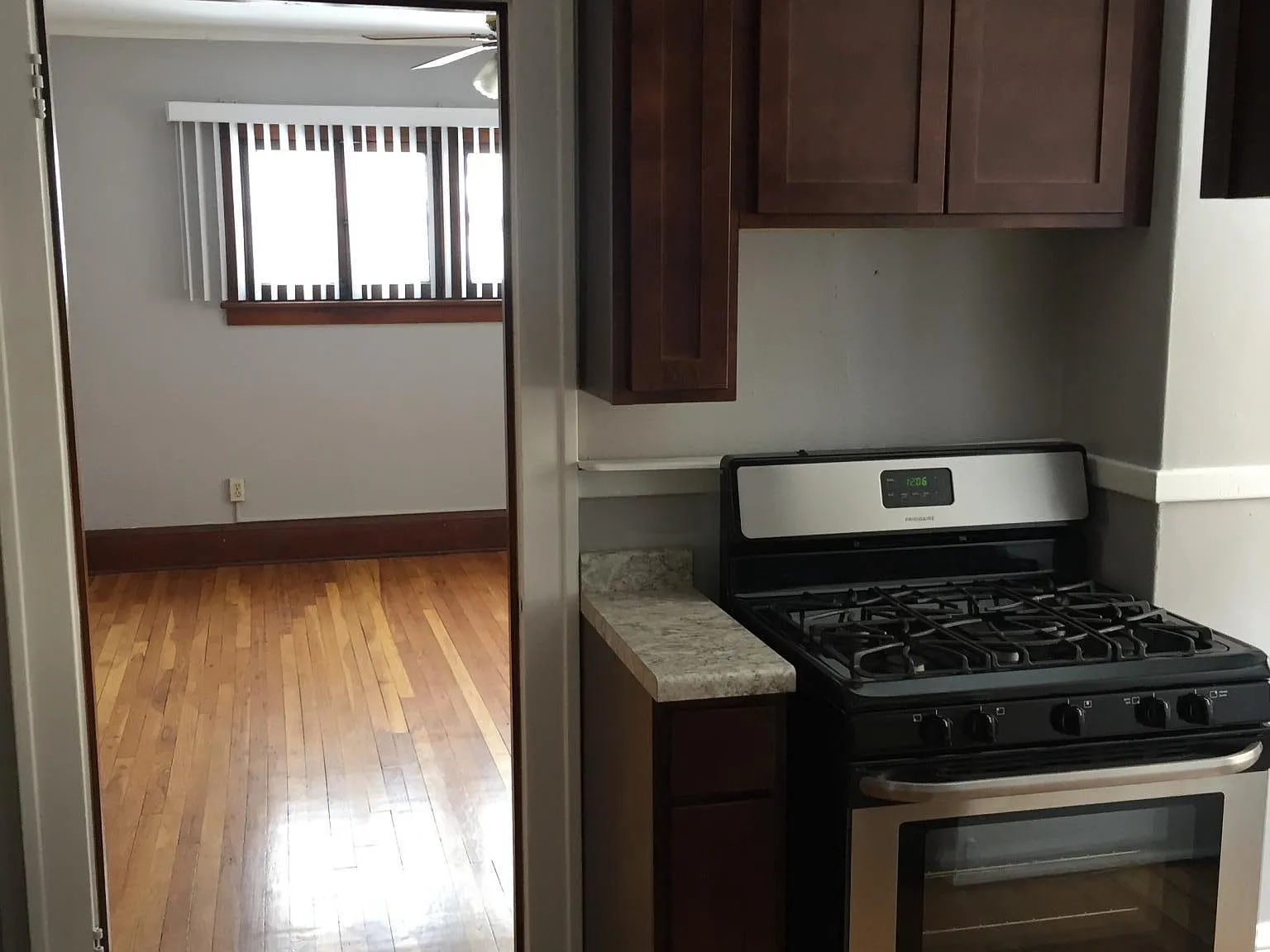 1 bed, $1,025 — Photo 4