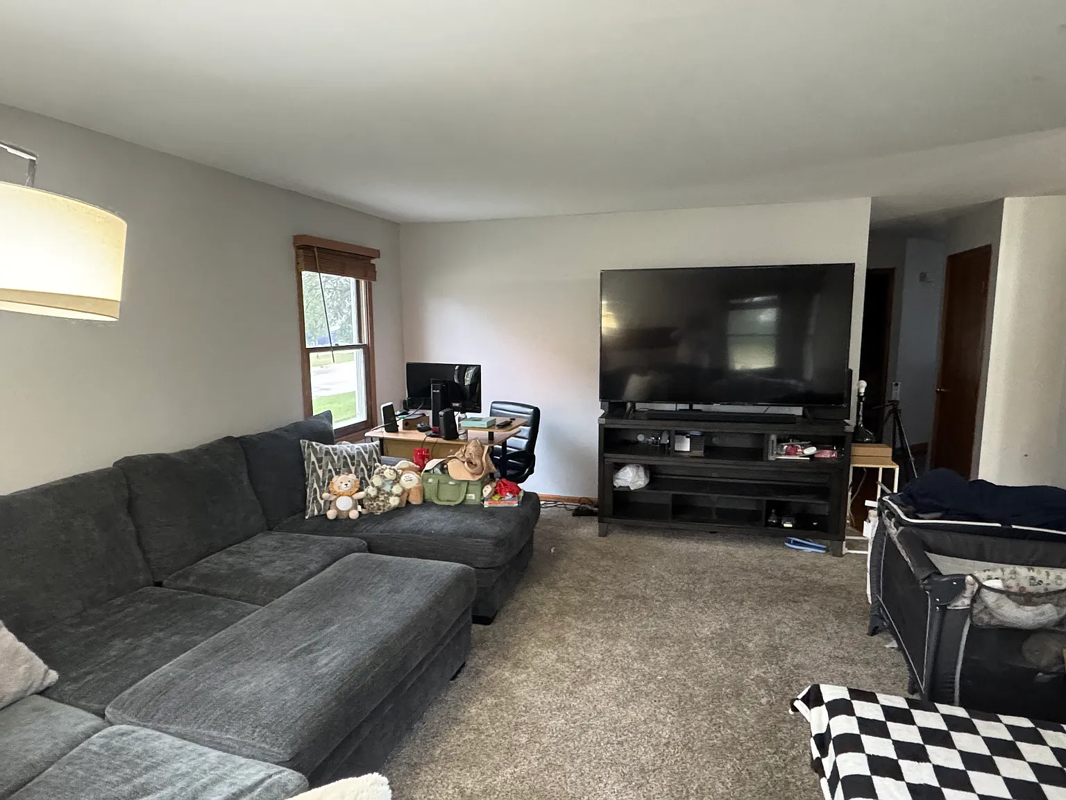 4 bed, 2.5 bath, 3067 sqft, $3,600 — Photo 4